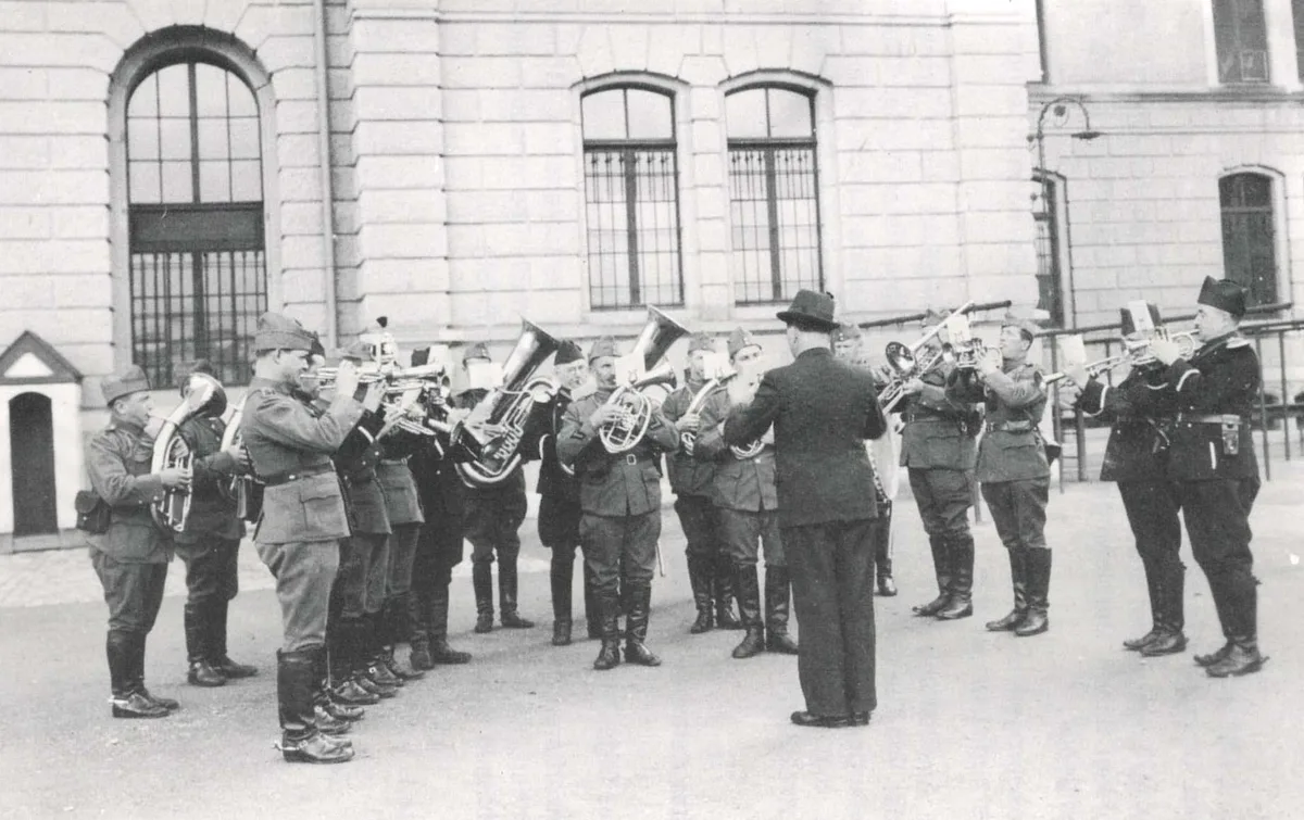 Auflösung Kavalleriemusik Zürich und Umgebung. Historische Bilder.